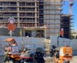 אסון באתר בניה: משטח נפל ממנוף על פועל בקריית משה