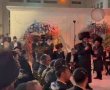 "זכור אהבת קדומים": האזינו לניגון המרטיט שהושר בידי הרבי מפיטסבורג בחתונת הנגיד